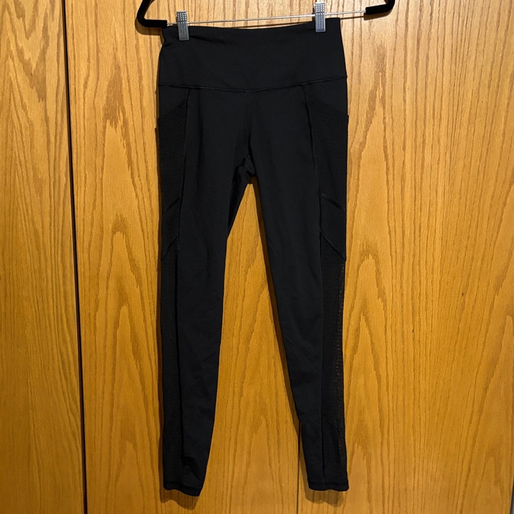 Victoria’s Secret Sport women’s S knockout tight mesh inset leggings pockets